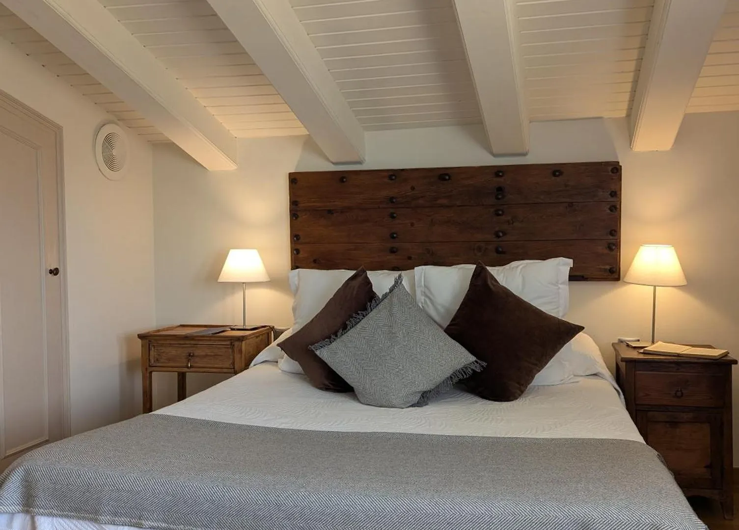 Hostal De La Placa - Hotel Boutique Cabrils